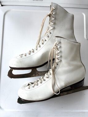 Vintage Riedell 220 White Leather Figure Skates Women's Size 8.5 W